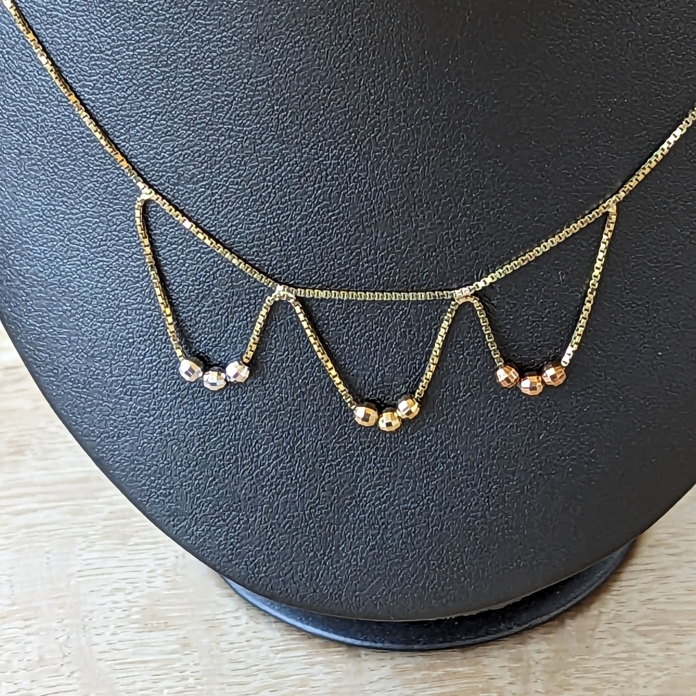 Beautiful Italian Gold Necklace - Picture 3 of 6